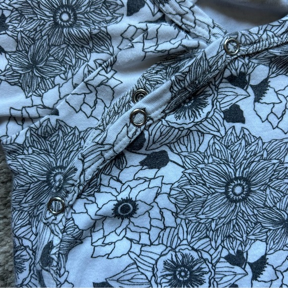 kate Quinn 3-6 month one piece - Picture 4 of 4